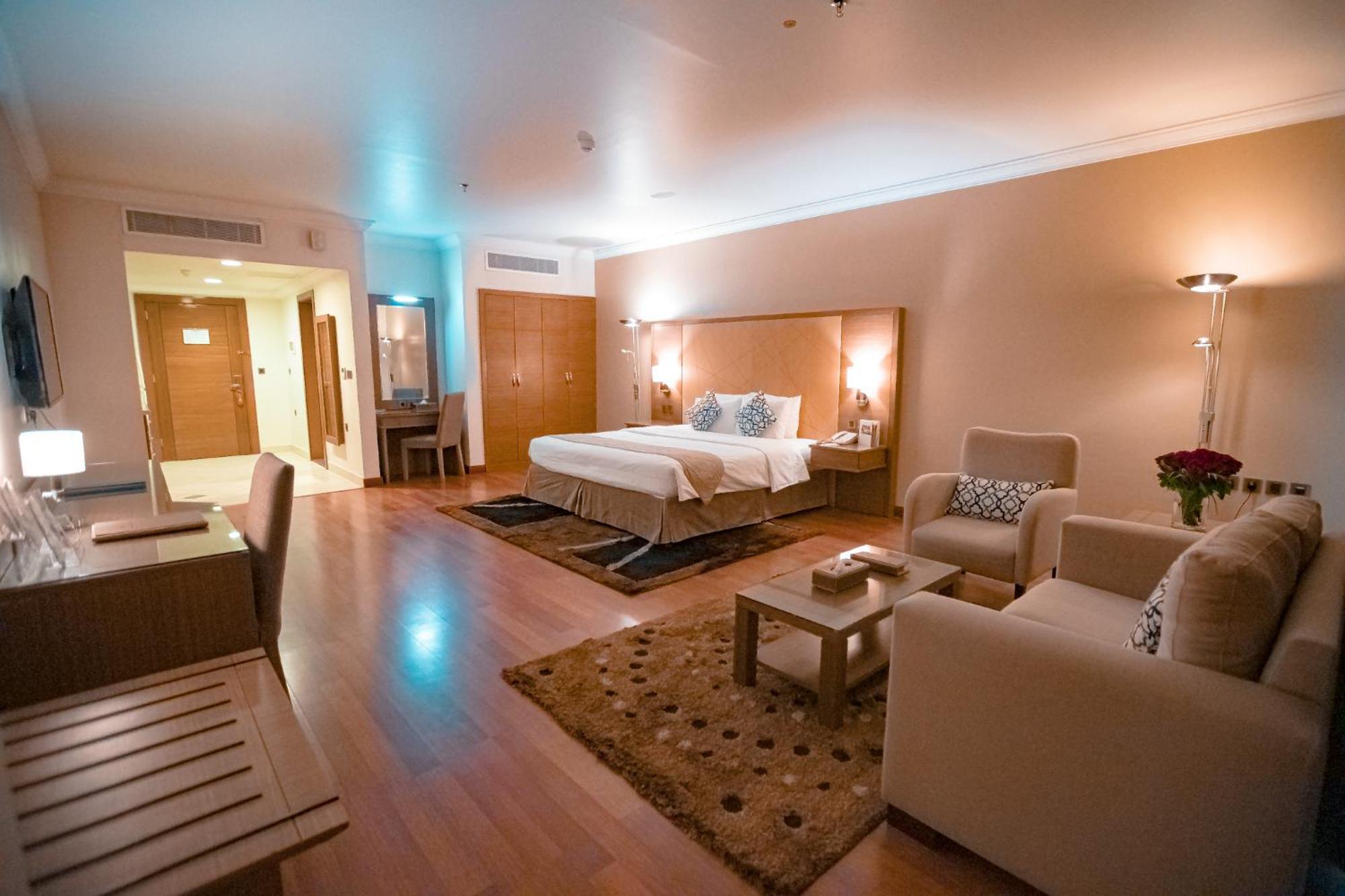 Golden Tulip Hotel Buraidah Al Qassim Εξωτερικό φωτογραφία